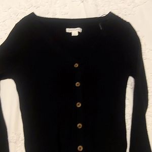 Aéropostale Black Henley Top Size M. Runs Small. Never worn. Brand new.